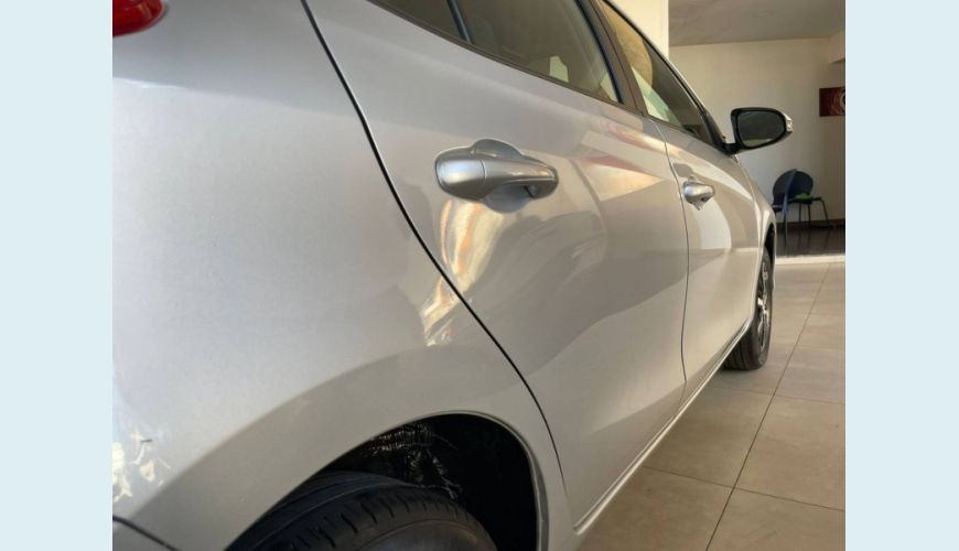 TOYOTA YARIS 1.3 16V FLEX XL LIVE MANUAL - PRATA - 2020 Foto 7 (Grande)