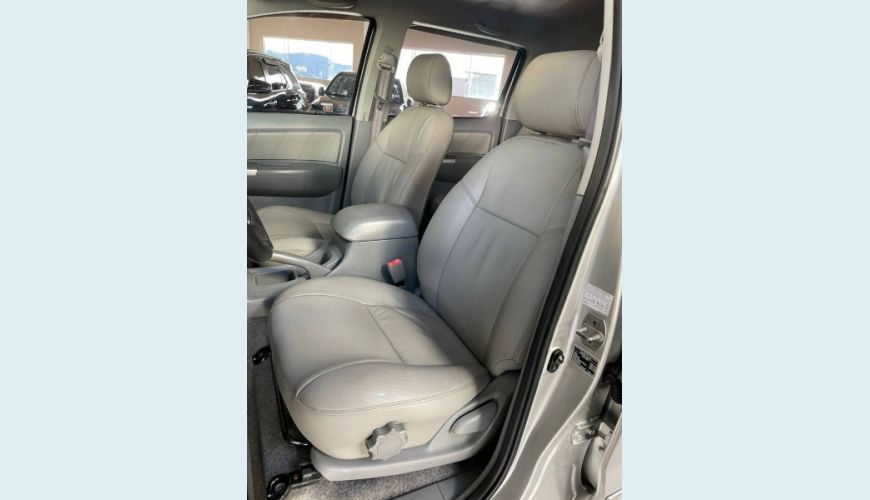 TOYOTA HILUX 3.0 SRV 4X2 CD 16V TURBO INTERCOOLER DIESEL 4P MANUAL - PRATA - 2011 Foto 7 (Grande)
