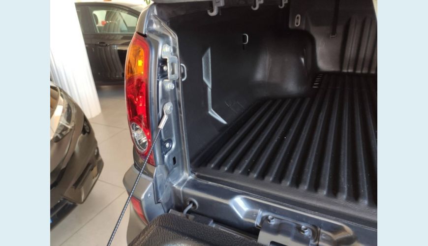 MITSUBISHI L200 OUTDOOR 2.4 4X2 CD 16V FLEX 4P MANUAL - BRANCO - 2017 Foto 7 (Grande)
