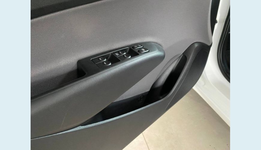 HYUNDAI HB 20S 1.6 COMFORT PLUS 16V FLEX 4P MANUAL - BRANCO - 2019 Foto 7 (Grande)