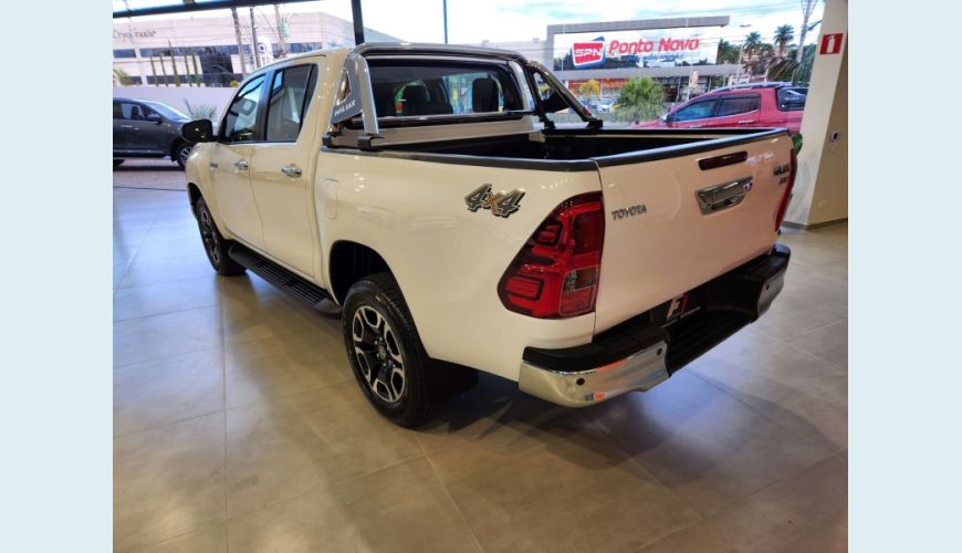 TOYOTA HILUX 2.8 D-4D TURBO DIESEL CD SRV 4X4 AUT. - BRANCO - 2022 Foto 7 (Grande)