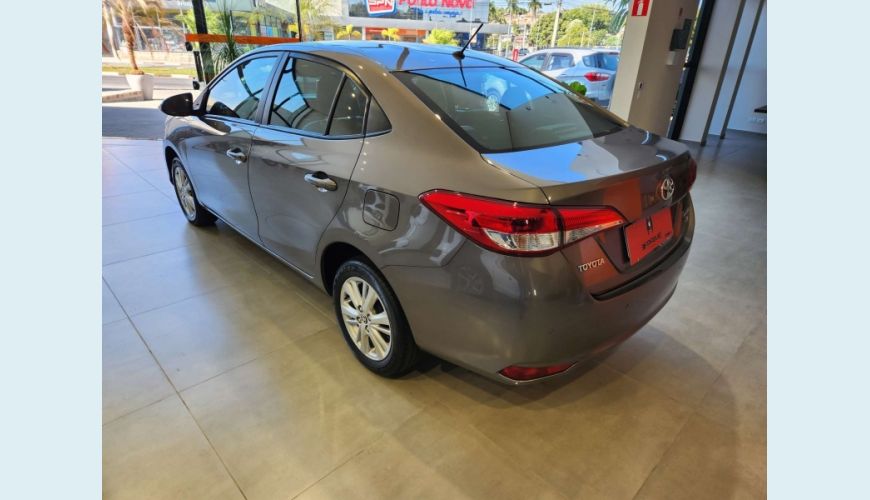 TOYOTA YARIS 1.5 16V FLEX SEDAN XL PLUS TECH MULTIDRIVE - CINZA - 2019 Foto 7 (Grande)