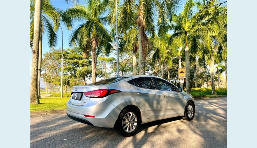 HYUNDAI ELANTRA 2.0 GLS 16V FLEX 4P AUT. - N/D - 2015 Foto 7 (Grande)