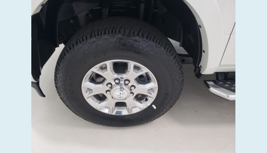 DODGE RAM 3500 6.7 I6 TURBO DIESEL LARAMIE CD 4X4 AUT. - BRANCO - 2023 Foto 7 (Grande)
