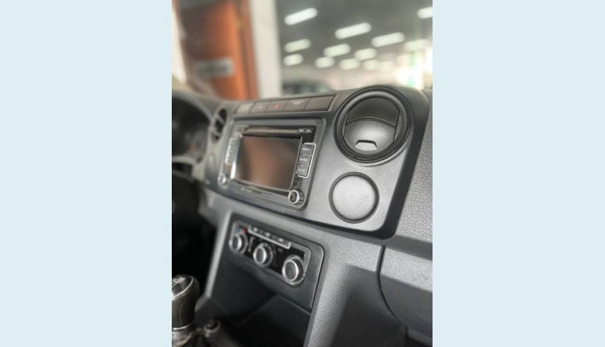 VOLKSWAGEN AMAROK 2.0 4X2 CS 16V TURBO INTERCOOLER DIESEL 2P MANUAL - BRANCO - 2014 Foto 7 (Grande)