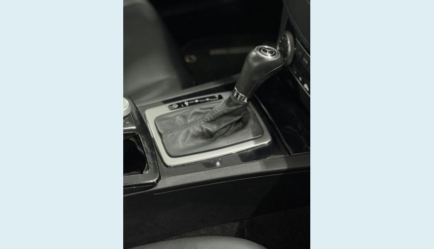 MERCEDES-BENZ C 200 K 1.8 KOMPRESSOR CLASSIC 16V 4P AUT. - PRETO - 2010 Foto 7 (Grande)