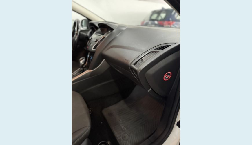 FORD FOCUS 2.0 SE 16V FLEX 4P POWERSHIFT - BRANCO - 2018 Foto 7 (Grande)
