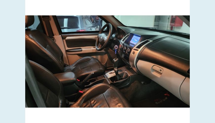 MITSUBISHI PAJERO DAKAR 3.5 HPE 7 LUGARES 4X4 V6 24V FLEX 4P AUT. - N/D - 2013 Foto 7 (Grande)