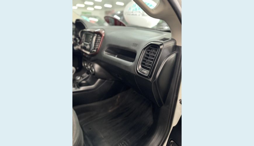 FIAT TORO 2.0 16V TURBO DIESEL FREEDOM 4WD AT9 - BRANCO - 2019 Foto 7 (Grande)
