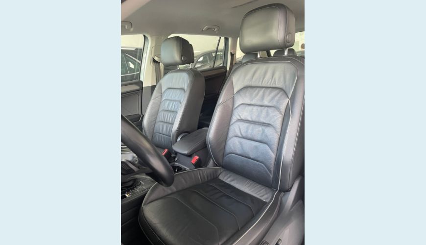 VOLKSWAGEN TIGUAN 1.4 250 TSI TOTAL FLEX ALLSPACE COMFORTLINE TIPTRONIC - CINZA - 2018 Foto 7 (Grande)