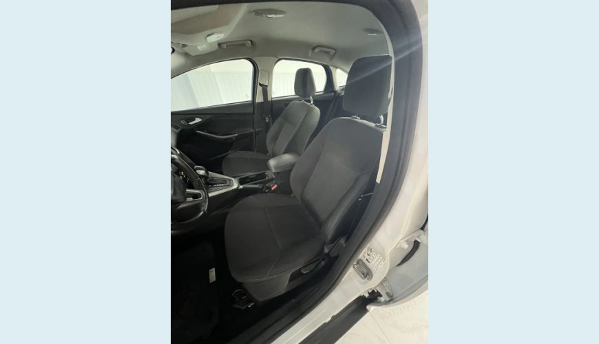 FORD FOCUS 2.0 SE FASTBACK 16V FLEX 4P POWERSHIFT - BRANCO - 2016 Foto 7 (Grande)