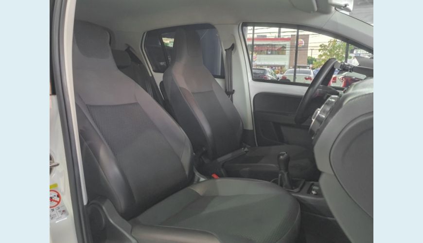 VOLKSWAGEN UP 1.0 170 TSI TOTAL FLEX XTREME 4P MANUAL - BRANCO - 2020 Foto 7 (Grande)