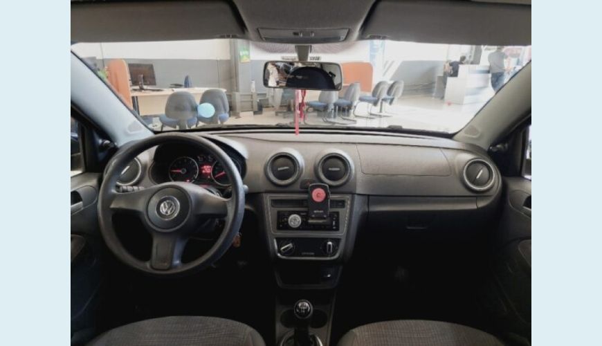 VOLKSWAGEN VOYAGE 1.0 MI 8V FLEX 4P MANUAL - CINZA - 2013 Foto 7 (Grande)