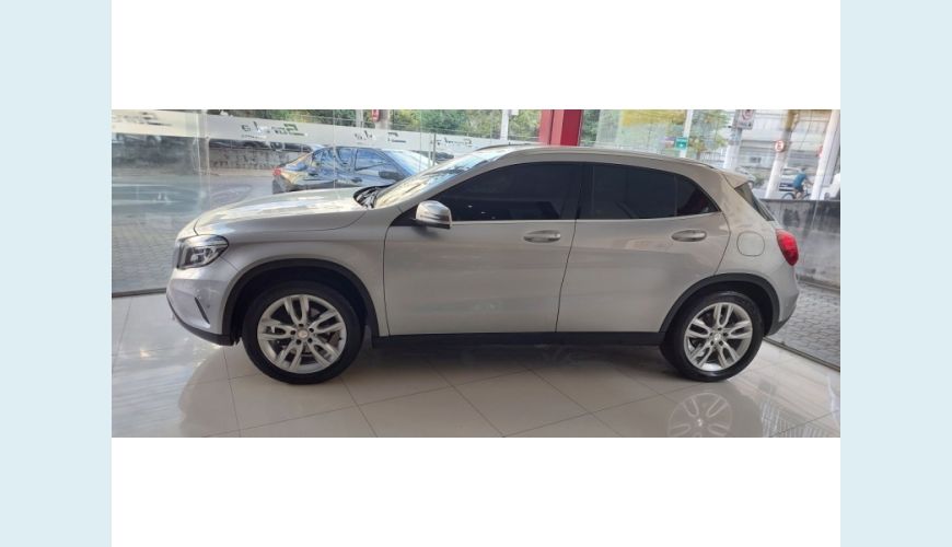 MERCEDES-BENZ GLA 200 1.6 CGI ADVANCE 16V TURBO FLEX 4P AUT. - N/D - 2016 Foto 7 (Grande)