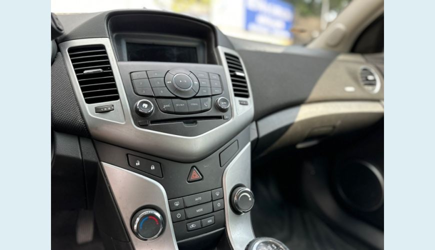 CHEVROLET CRUZE 1.8 LT 16V FLEX 4P MANUAL - N/D - 2014 Foto 7 (Grande)