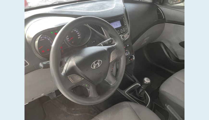 HYUNDAI HB 20S 1.0 COMFORT PLUS 12V FLEX 4P MANUAL - PRATA - 2014 Foto 7 (Grande)