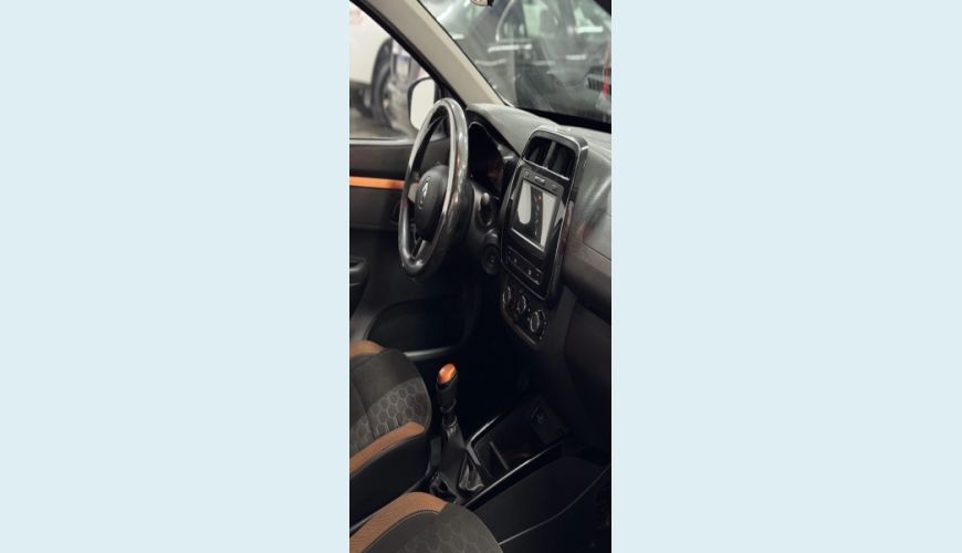 RENAULT KWID 1.0 12V SCE FLEX OUTSIDER MANUAL - BRANCO - 2022 Foto 7 (Grande)