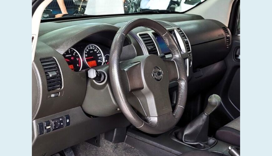 NISSAN FRONTIER 2.5 SV ATTACK 4X4 CD TURBO ELETRONIC DIESEL 4P MANUAL - PRETO - 2014 Foto 7 (Grande)