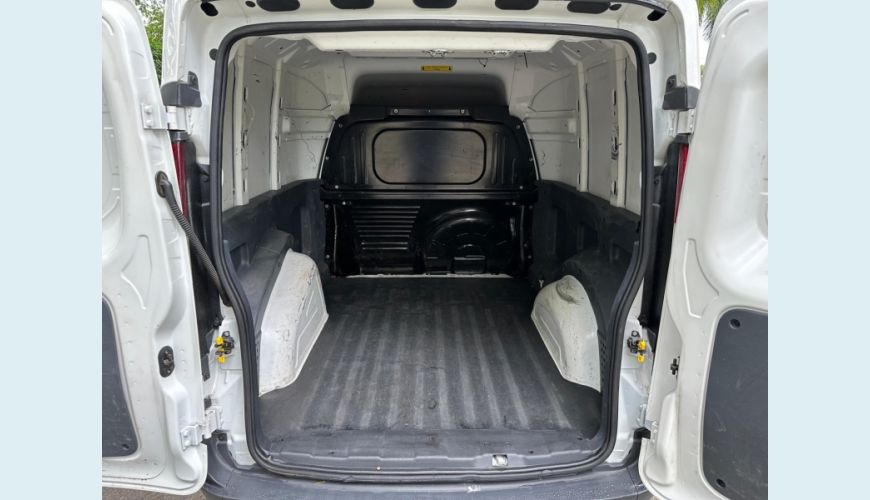 FIAT FIORINO 1.4 MPI FURGÃO 8V FLEX 2P MANUAL - N/D - 2021 Foto 7 (Grande)