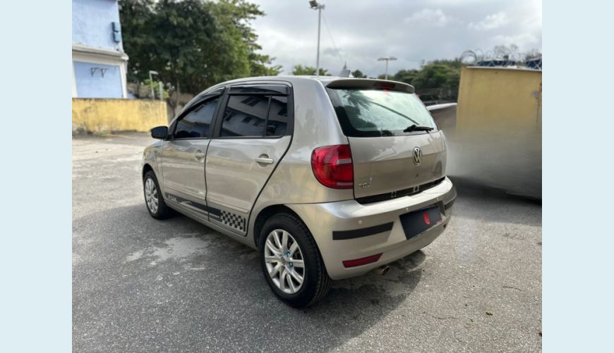 VOLKSWAGEN FOX 1.6 MI 8V FLEX 4P MANUAL - N/D - 2013 Foto 7 (Grande)