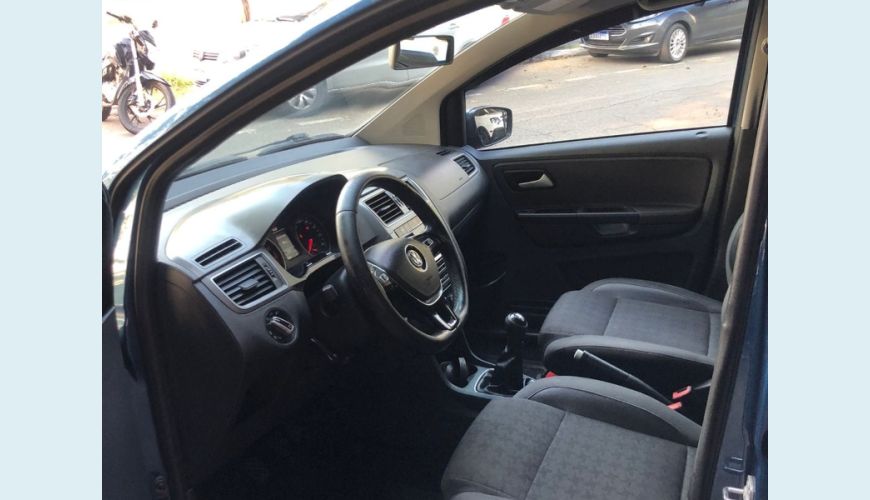 VOLKSWAGEN FOX COMFORTLINE 1.6 FLEX 8V 5P - AZUL - 2016 Foto 7 (Grande)