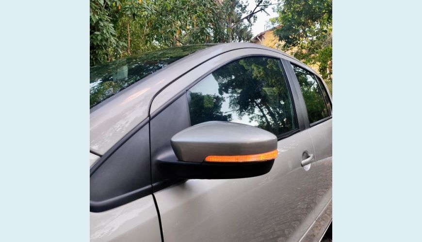 VOLKSWAGEN FOX I-TREND 1.6 MANUAL - PRATA - 2014 Foto 7 (Grande)