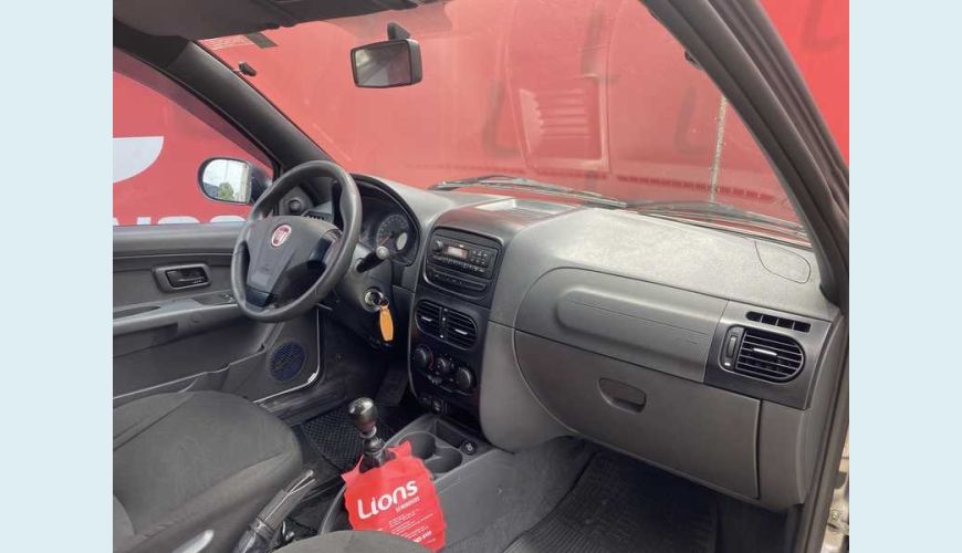 FIAT STRADA HARD WORKING 1.4 FLEX (CABINE ESTENDIDA) - PRATA - 2018 Foto 7 (Grande)
