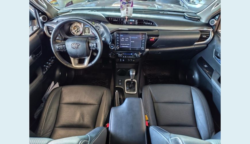 TOYOTA HILUX - PRATA - 2023 Foto 7 (Grande)