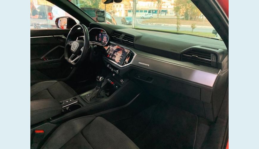 AUDI Q3 SPORTBACK TFSI PERFORMANCE BLACK QUATTRO - VERMELHO - 2023 Foto 7 (Grande)