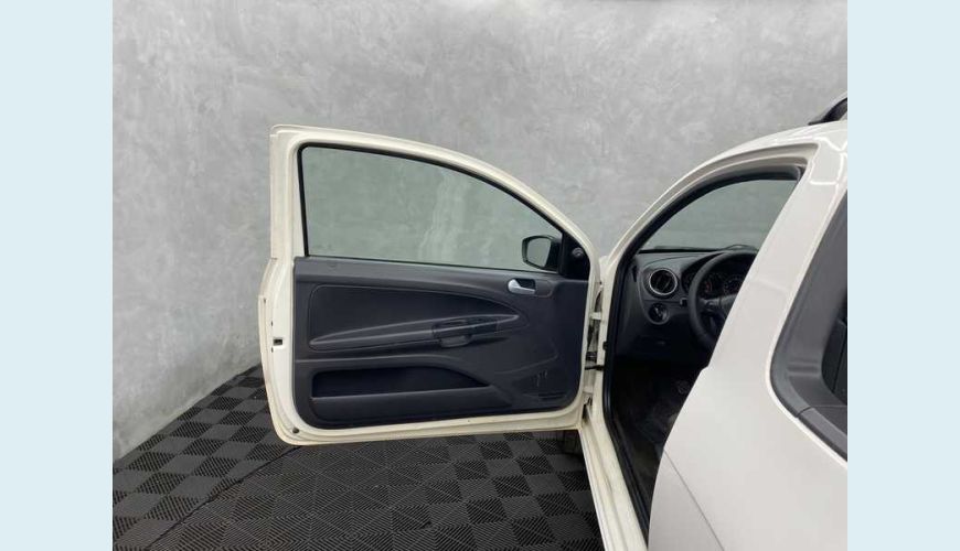 VOLKSWAGEN SAVEIRO ROBUST 1.6 MSI CS FLEX - BRANCO - 2018 Foto 7 (Grande)