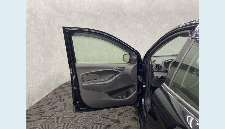 FORD KA SE PLUS 1.0 FLEX - PRETO - 2015 Foto 7 (Grande)