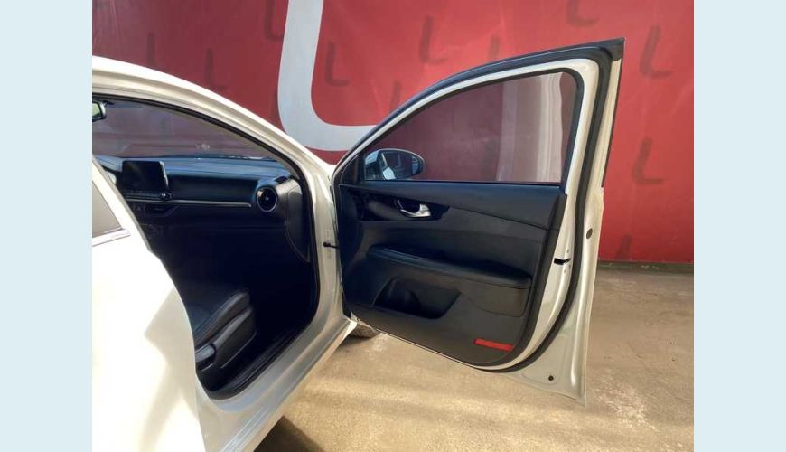KIA CERATO 2.0 16V SX AUT. FLEX - BRANCO - 2022 Foto 7 (Grande)