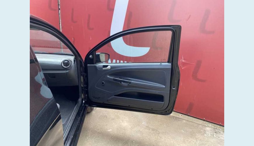 VOLKSWAGEN SAVEIRO 1.6 STARTLINE CS FLEX - PRETO - 2016 Foto 7 (Grande)