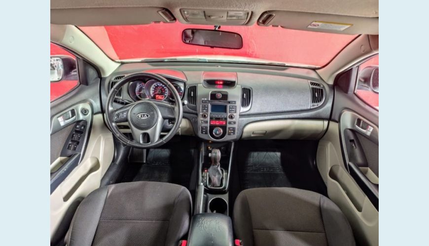 KIA CERATO - BRANCO - 2011 Foto 7 (Grande)