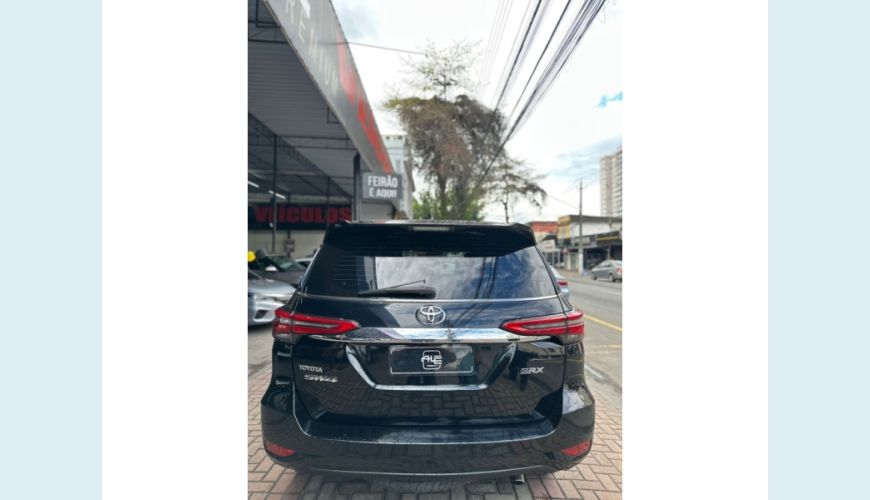 TOYOTA HILUX SW4 - PRETO - 2021 Foto 7 (Grande)