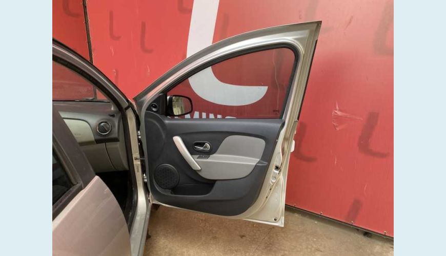 RENAULT LOGAN AUTHENTIQUE 1.0 16V FLEX - PRATA - 2015 Foto 7 (Grande)