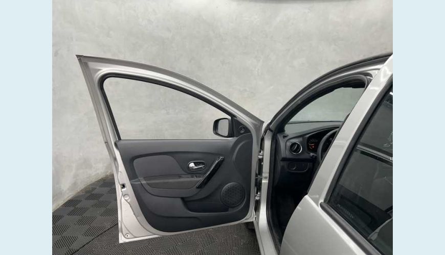 RENAULT LOGAN ZEN 1.0 12V SCE FLEX - PRATA - 2021 Foto 7 (Grande)