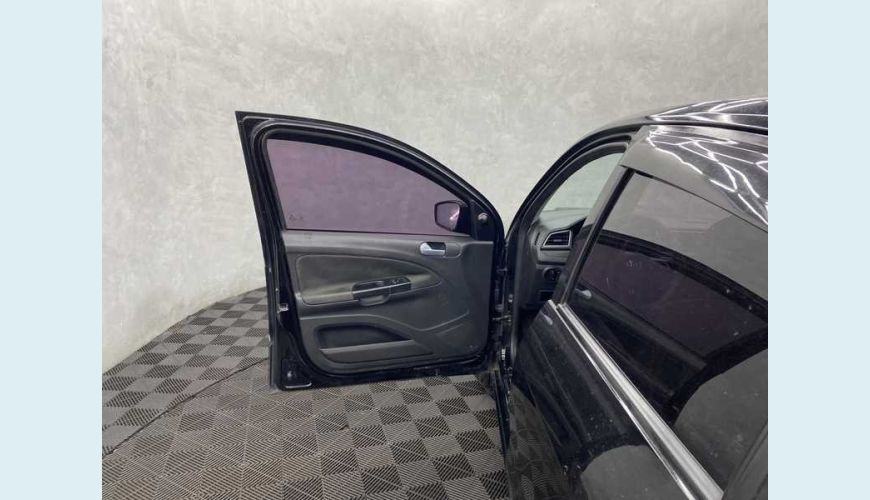 VOLKSWAGEN VOYAGE 1.6 TRENDLINE FLEX - PRETO - 2018 Foto 7 (Grande)