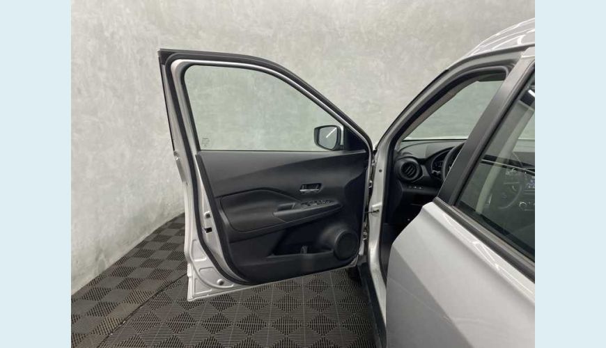 NISSAN KICKS SENSE 1.6 FLEX AUT. - PRATA - 2022 Foto 7 (Grande)