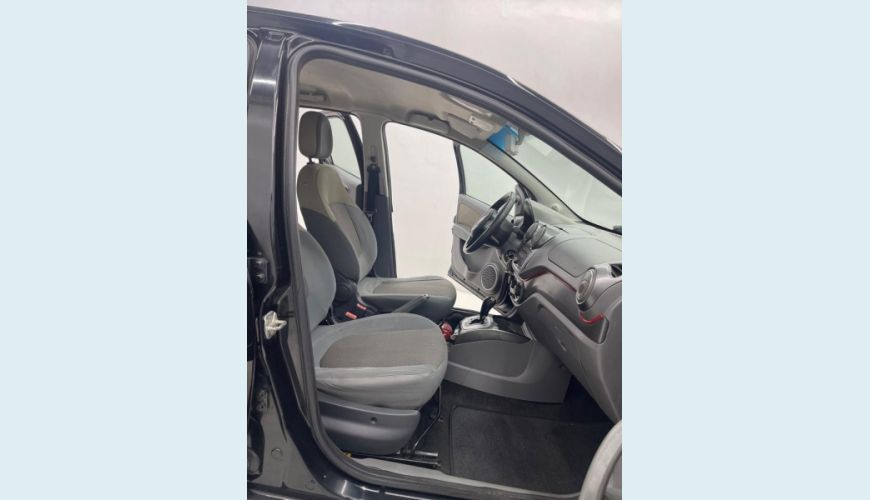 FIAT PALIO ESSENCE 1.6 - PRETO - 2013 Foto 7 (Grande)