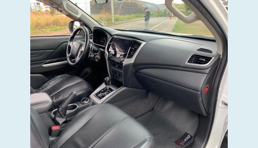 MITSUBISHI TRITON SPORT HPE - BRANCO - 2022 Foto 7 (Grande)
