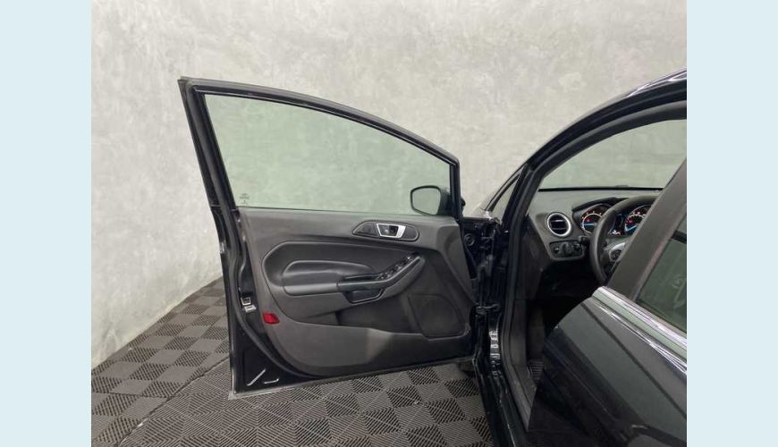 FORD NEW FIESTA HATCH NEW FIESTA TITANIUM 1.6 16V POWERSHIFT - PRATA - 2015 Foto 7 (Grande)