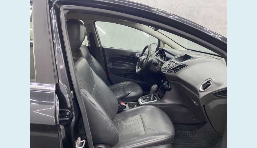 FORD NEW FIESTA HATCH NEW FIESTA TITANIUM 1.6 16V POWERSHIFT - PRETO - 2015 Foto 7 (Grande)