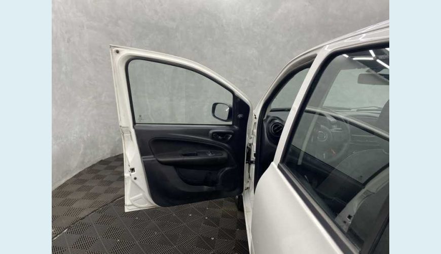 FIAT UNO ATTRACTIVE 1.0 - BRANCO - 2021 Foto 7 (Grande)