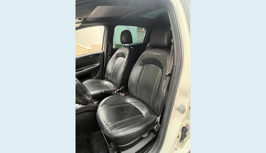 FIAT PUNTO BLACKMOTIN - BRANCO - 2015 Foto 7 (Grande)