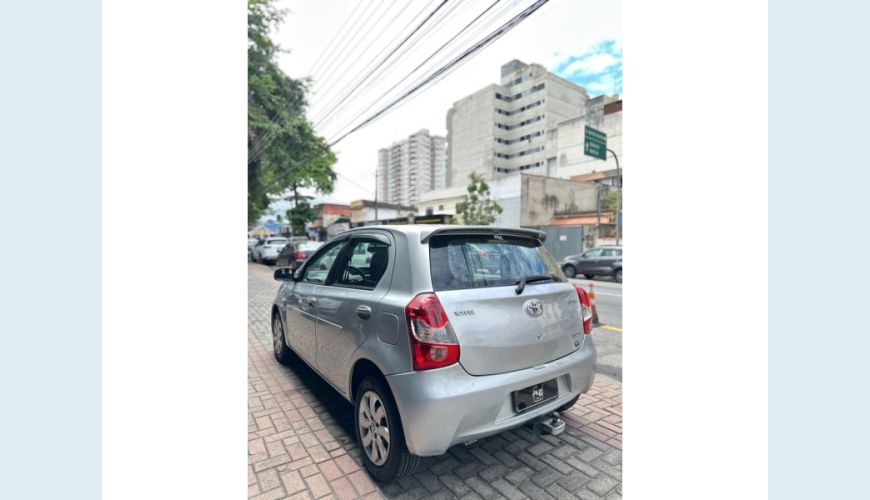 TOYOTA ETIOS - PRATA - 2013 Foto 7 (Grande)