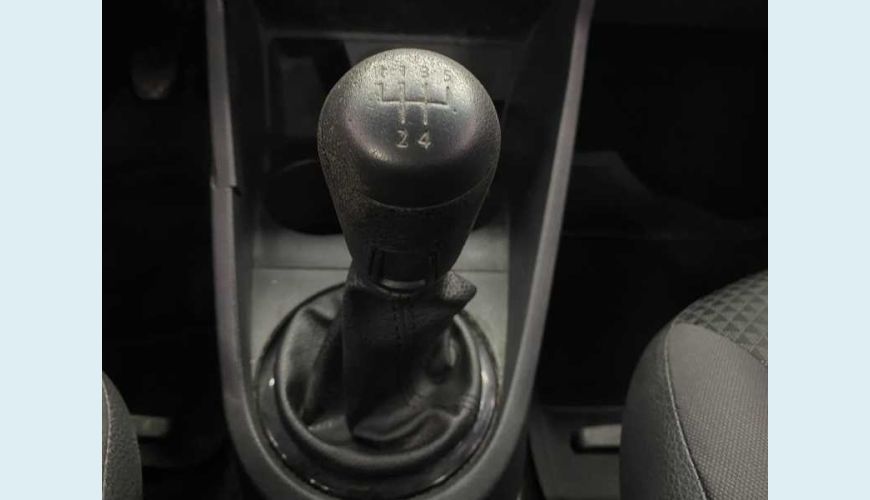 VOLKSWAGEN VOYAGE 1.6 TRENDLINE FLEX - PRETO - 2018 Foto 7 (Grande)