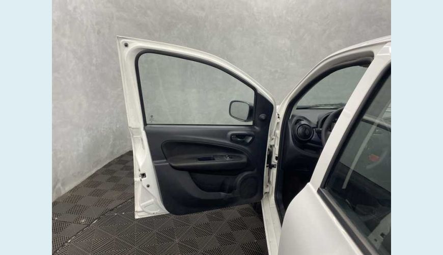 FIAT UNO ATTRACTIVE 1.0 - BRANCO - 2021 Foto 7 (Grande)