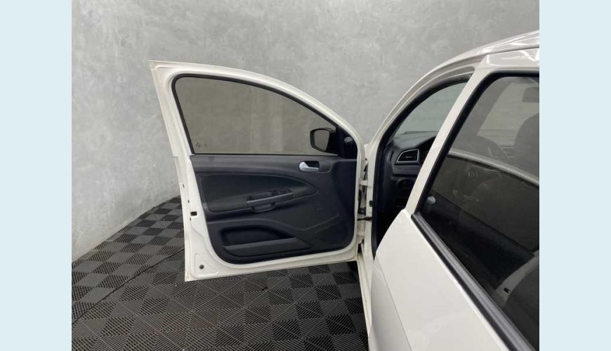 VOLKSWAGEN VOYAGE 1.6 TRENDLINE FLEX - BRANCO - 2018 Foto 7 (Grande)