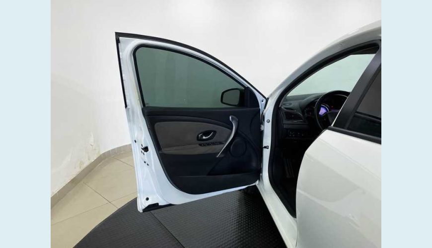RENAULT FLUENCE 2.0 16V DYNAMIQUE FLEX - BRANCO - 2015 Foto 7 (Grande)